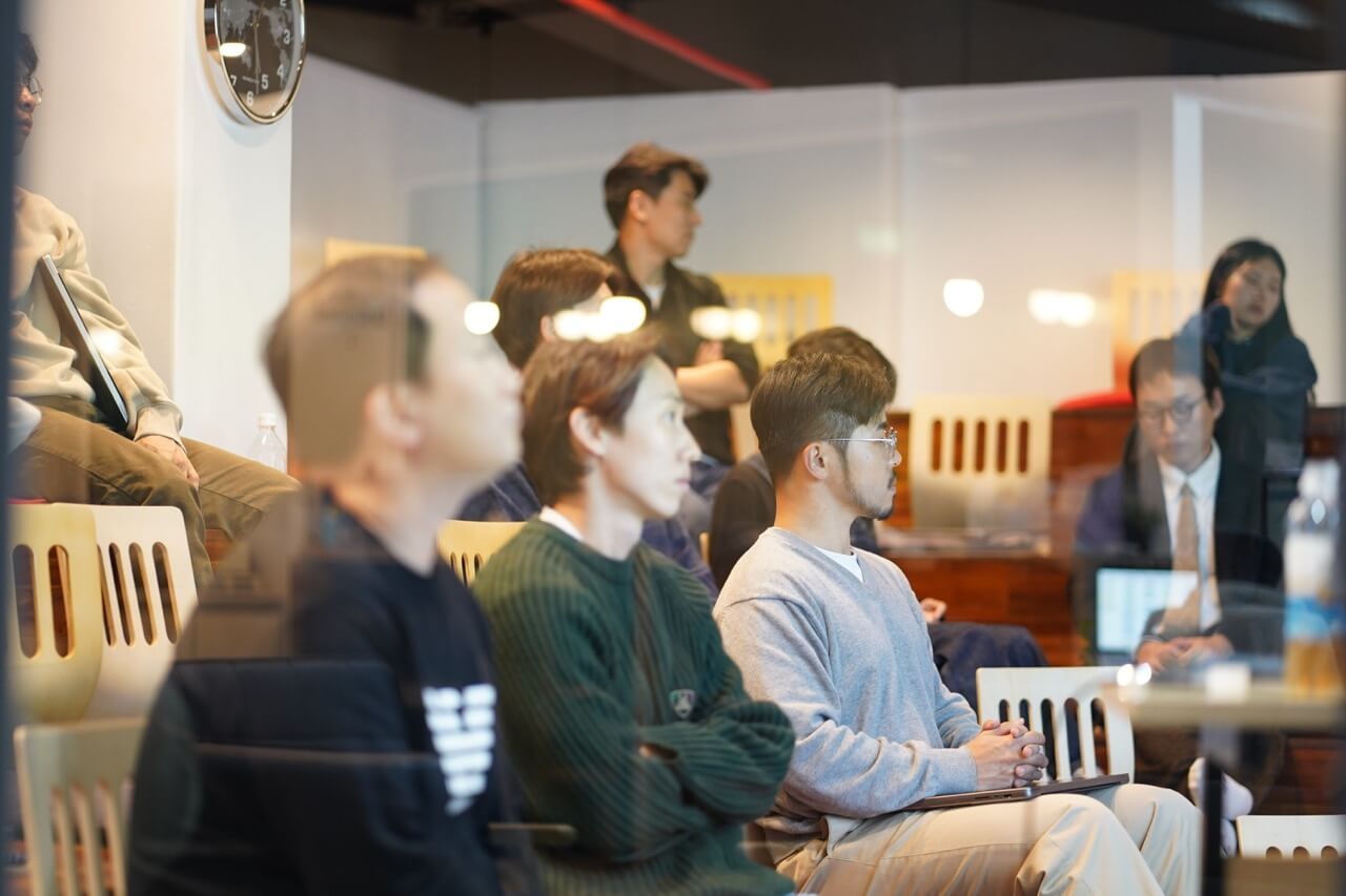 Buzzvil team in the office